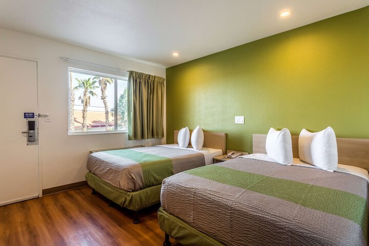Room 8 of 29