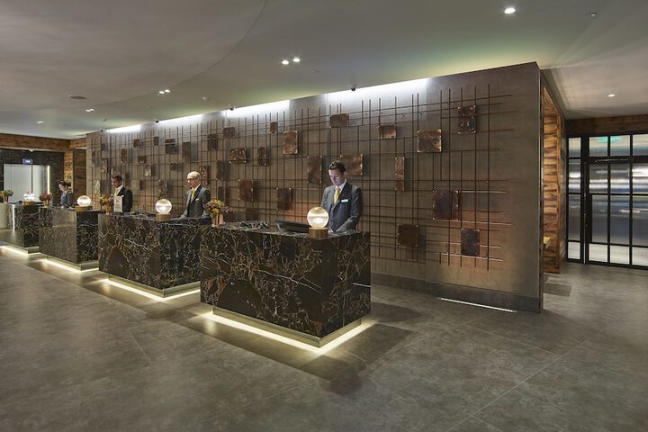 Check-in/check-out kiosk