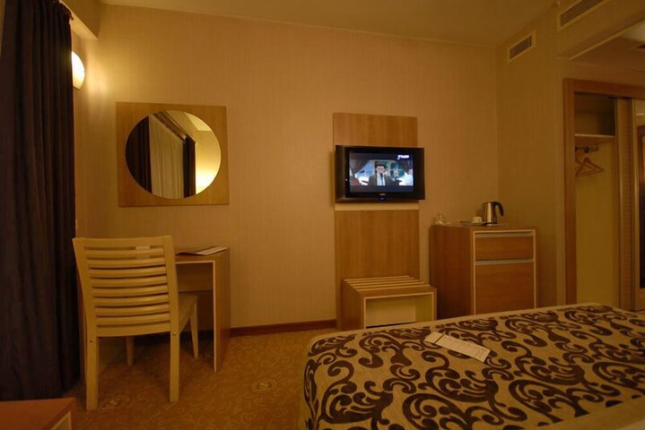 Room 15 of 62