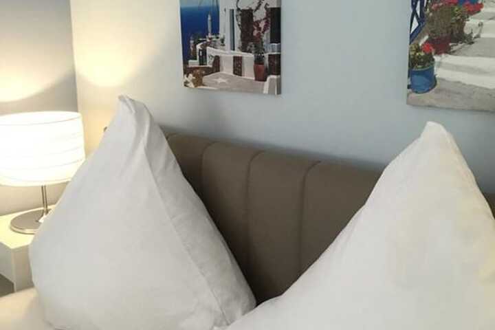 Room 3 of 23