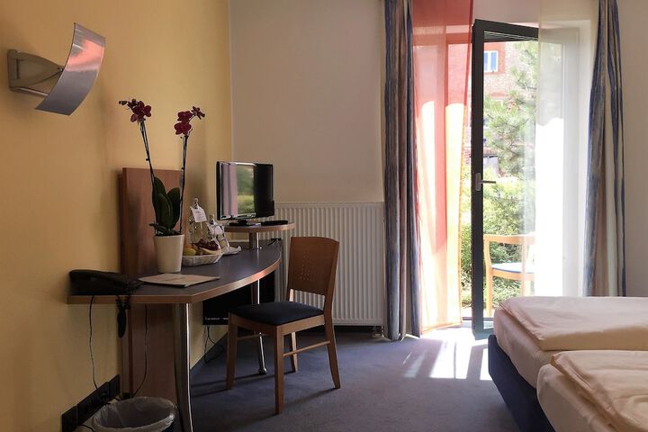 Room 8 of 63
