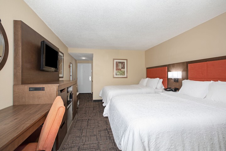 2 Double Beds (4 of 4)