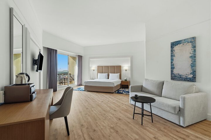 Room 44 of 335