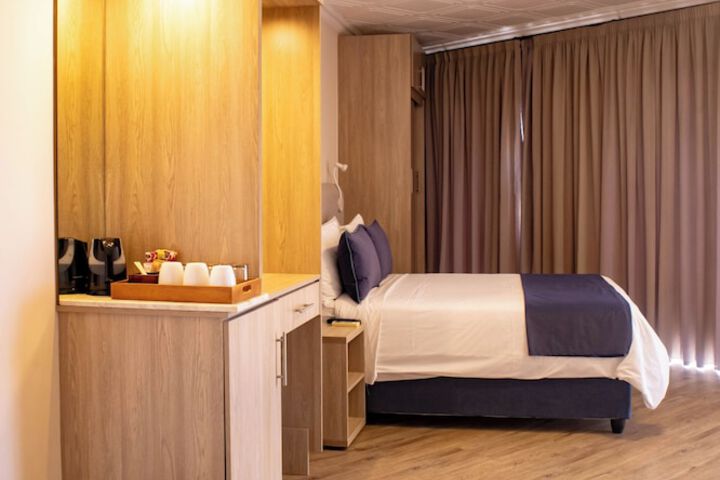 Room 10 of 21