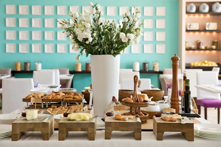 Breakfast/Coffee Service 106 of 149