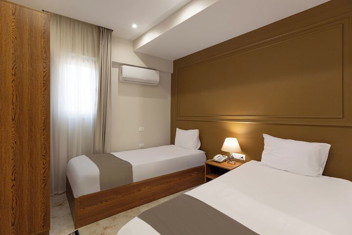 Room 26 of 74