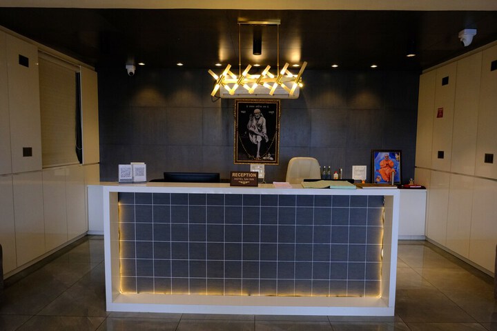 Hotel Interior 4 of 32