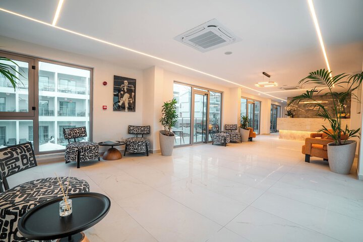 Hotel Interior 13 of 185