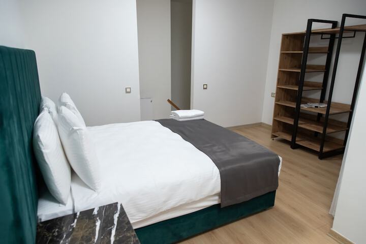 Room 6 of 46