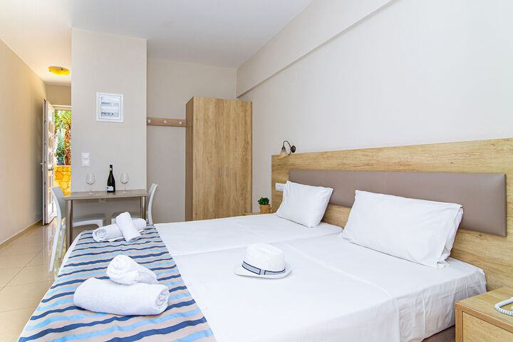 Room 44 of 168