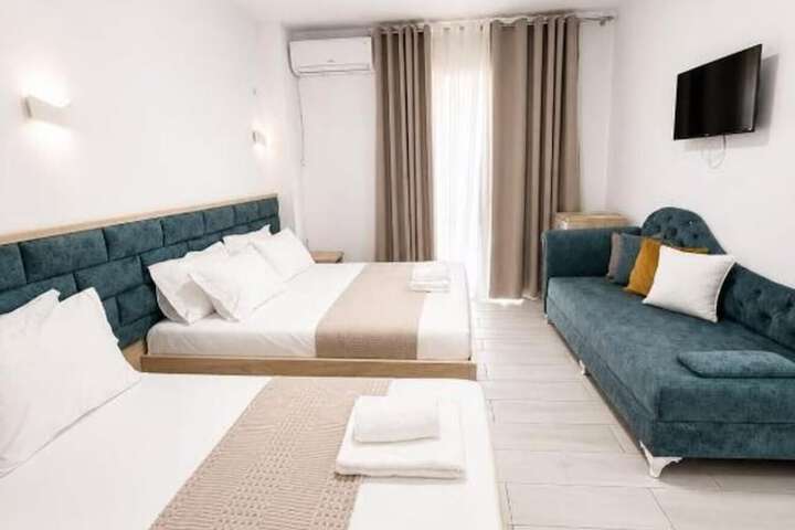 Room 13 of 20