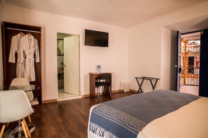 Room 6 of 52