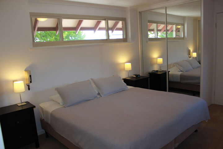 Room 6 of 19