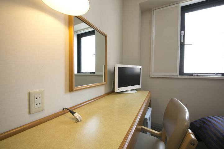 Room 6 of 29