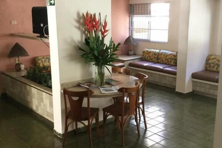 Room 17 of 27