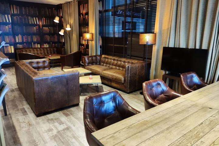 Guest Lobby