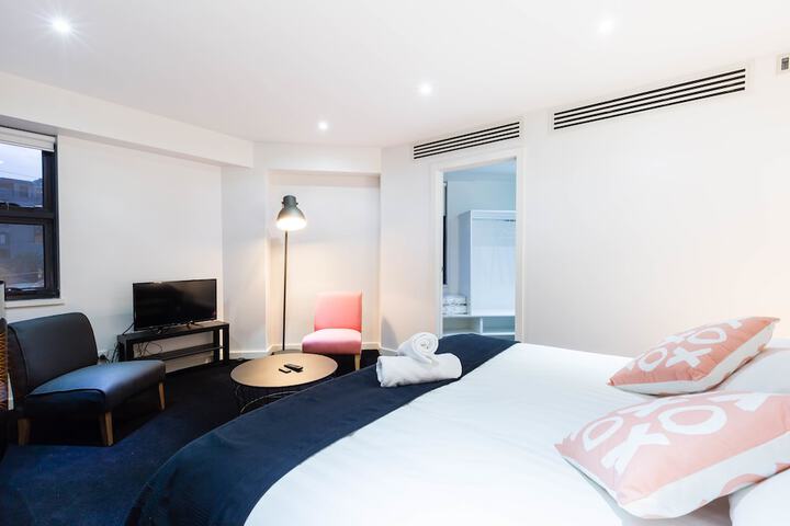 Room 4 of 22