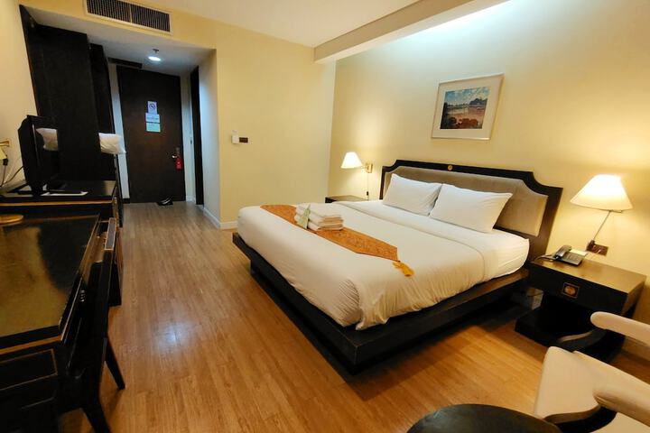 Room 6 of 20