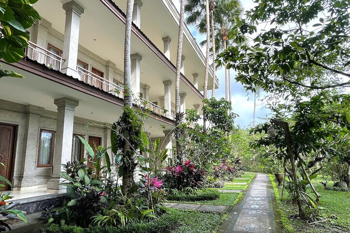 Hotel Exterior 162 of 162