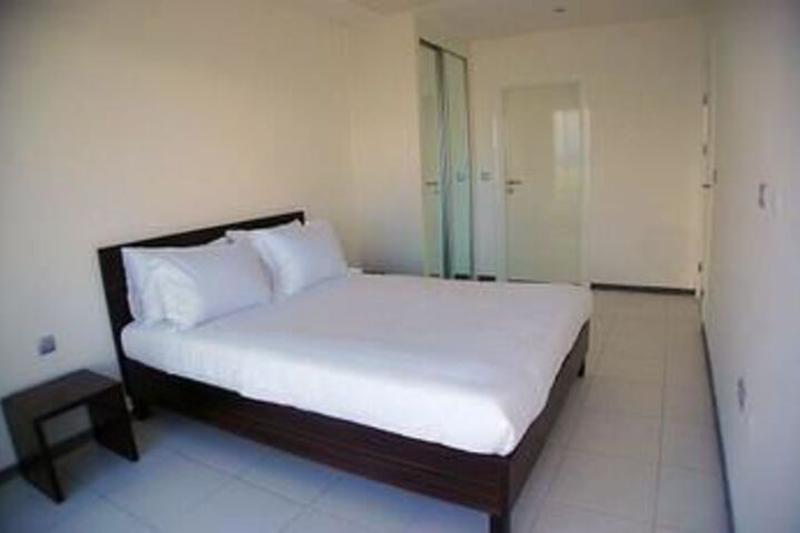Room 9 of 63