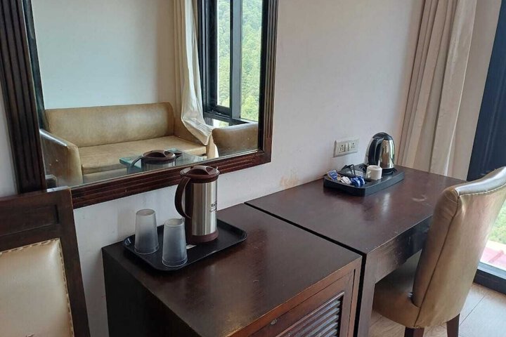 Room 4 of 24