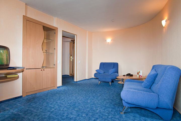 Room 10 of 24