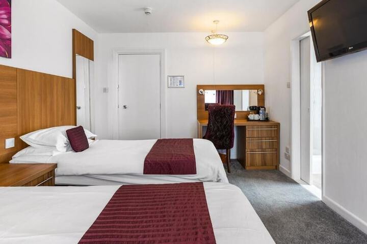 Room 9 of 20