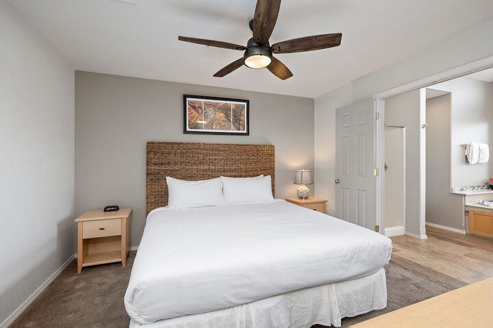 Room 32 of 220