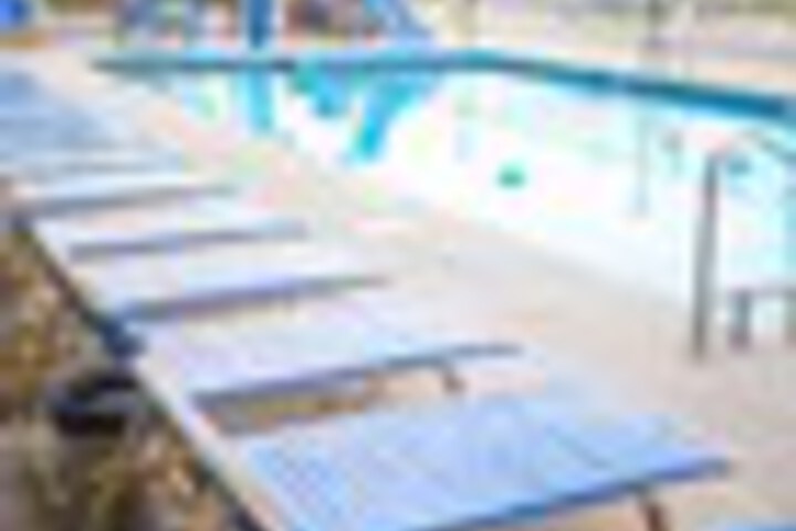 Pool 176 of 216