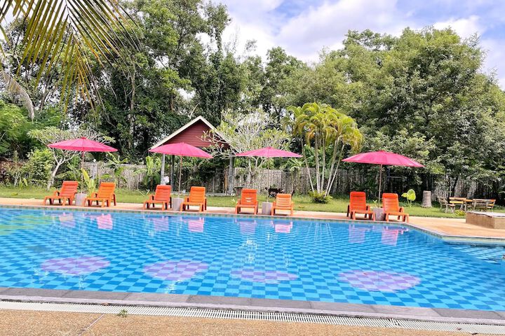 Pool 53 of 105