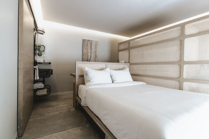 Room 14 of 48