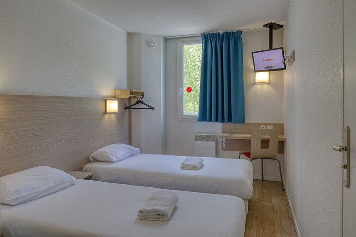 Room 9 of 22
