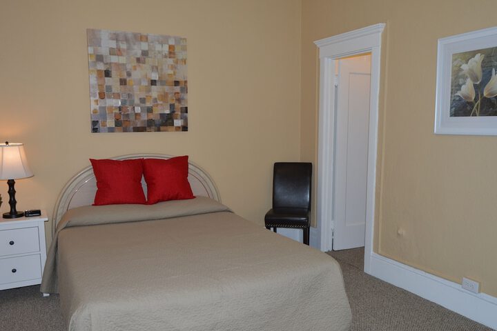 Room 9 of 35