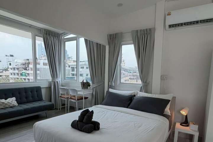 Room 10 of 17