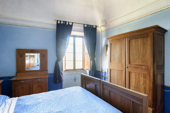 Room 17 of 22