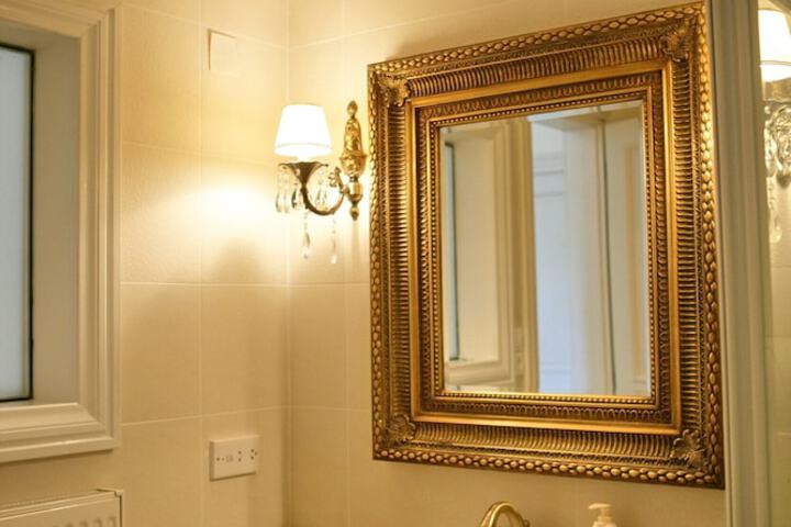 Room 12 of 29