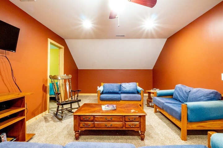 Room 16 of 23