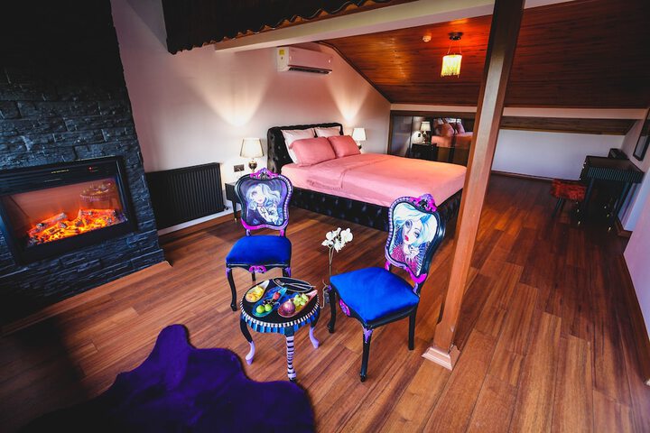 Room 3 of 22