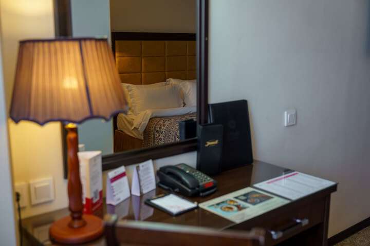 Room 16 of 114