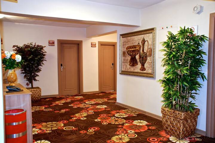 Ballroom/Hall 41 of 55