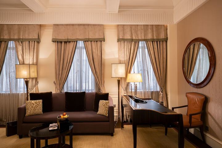 Room 32 of 182