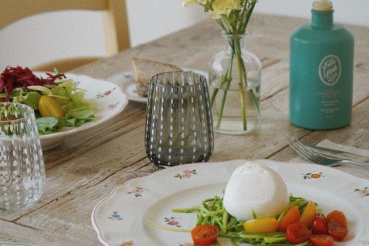 Dining 48 of 51