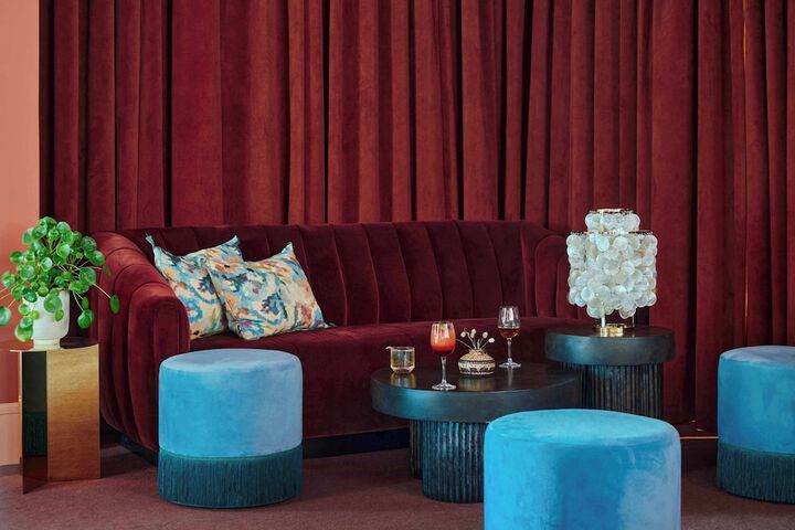 Lounge 67 of 71