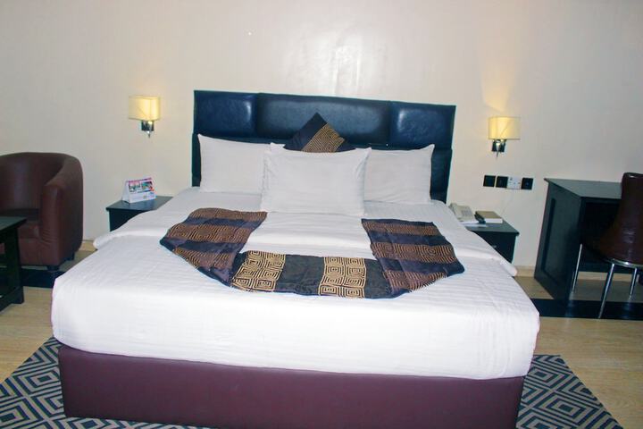Room 35 of 93