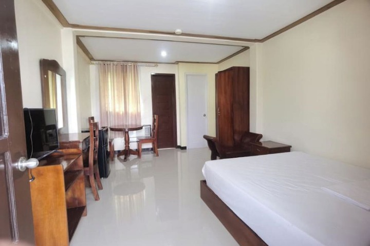 Room 4 of 34