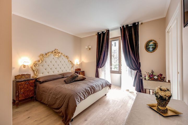 Room 5 of 42