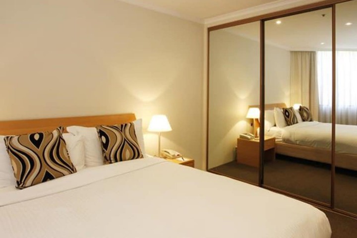 Room 35 of 136