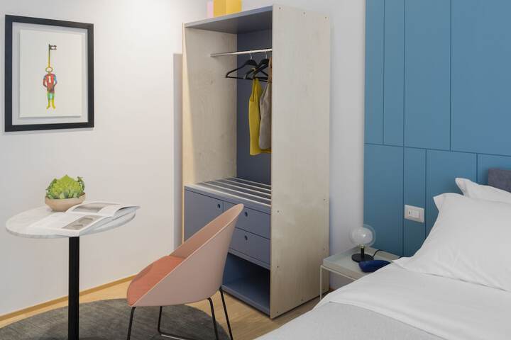 Room 32 of 55