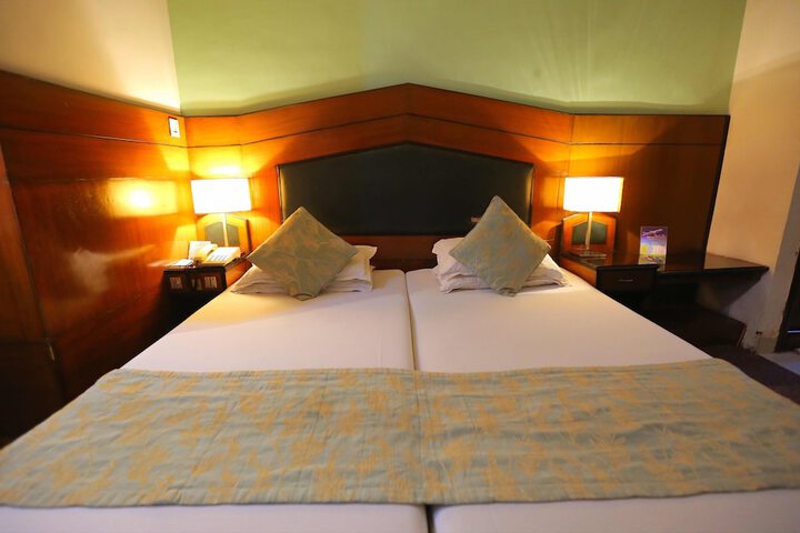 Room 15 of 52