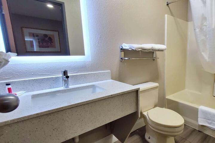 2 Double Beds (5 of 7)